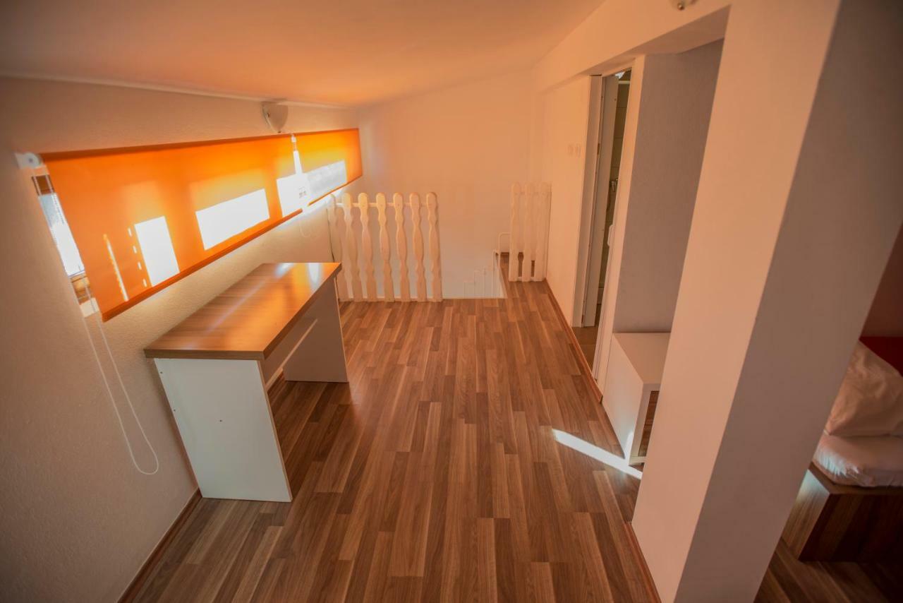 Apartmani Simic Starigrad Paklenica Exterior foto