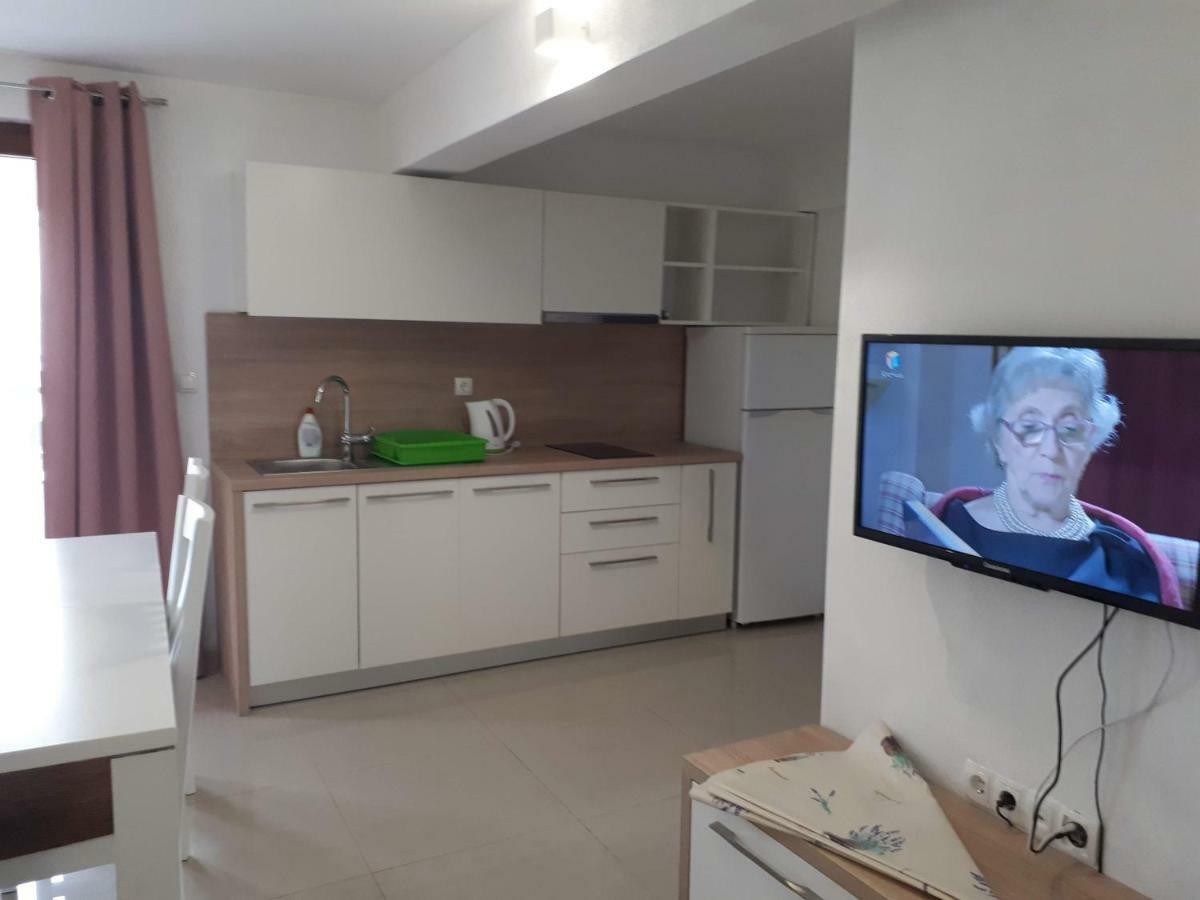 Apartmani Simic Starigrad Paklenica Exterior foto